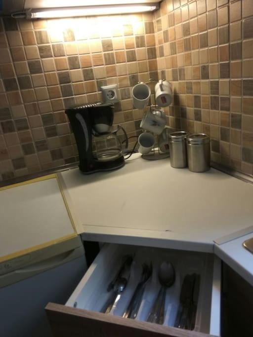 Nice& Cozy Flat 1Min From The Heart Of Athens.Wifi Dış mekan fotoğraf