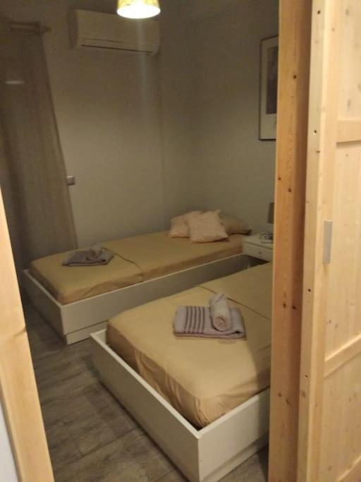 Nice& Cozy Flat 1Min From The Heart Of Athens.Wifi Dış mekan fotoğraf